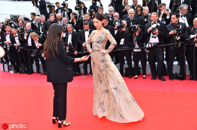 Nữ diễn viên Diên Hi Công Lược giãi bày chuyện bị đuổi khỏi thảm đỏ Cannes 2019, netizen bực bội: Thà không giải thích còn hơn  - Ảnh 2.