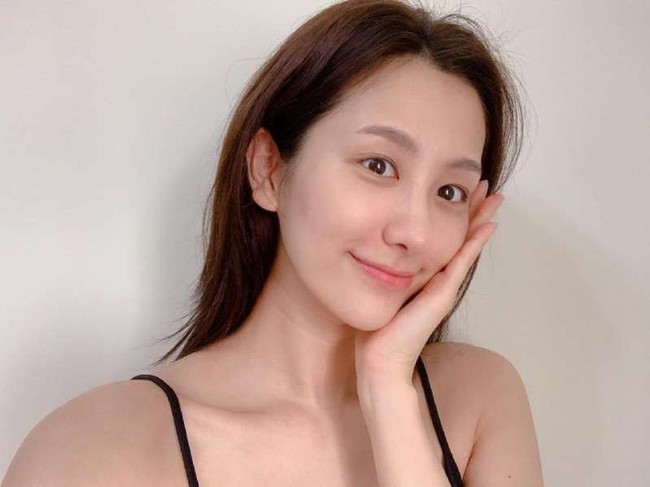 Học nàng Beauty blogger này cách làm mặt nạ tự nhiên: Đơn giản, rẻ tiền mà còn giúp giải nhiệt làn da mùa hè - Ảnh 1.