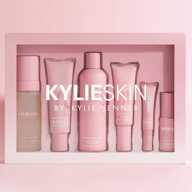 Chưa mở bán, sản phẩm tẩy da chết của Kylie Skin đã bị dân tình tẩy chay, bác sĩ cảnh báo có nguy cơ gây hỏng da - Ảnh 1.