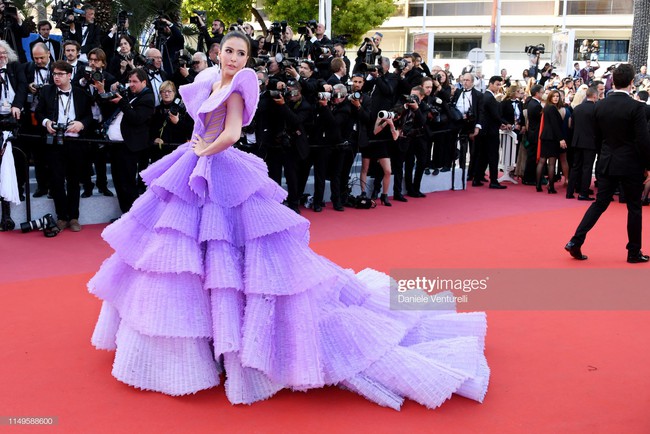 Thảm đỏ Cannes 2019 ngày thứ 3: “Đội quân” mỹ nhân Thái Lan chiếm spotlight, Hoa hậu thế giới xuất hiện với thân hình mũm mĩm - Ảnh 1. Thảm đỏ Cannes 2019 ngày thứ 3: “Đội quân” mỹ nhân Thái Lan chiếm spotlight, Hoa hậu thế giới xuất hiện với thân hình mũm mĩm - Ảnh 1.