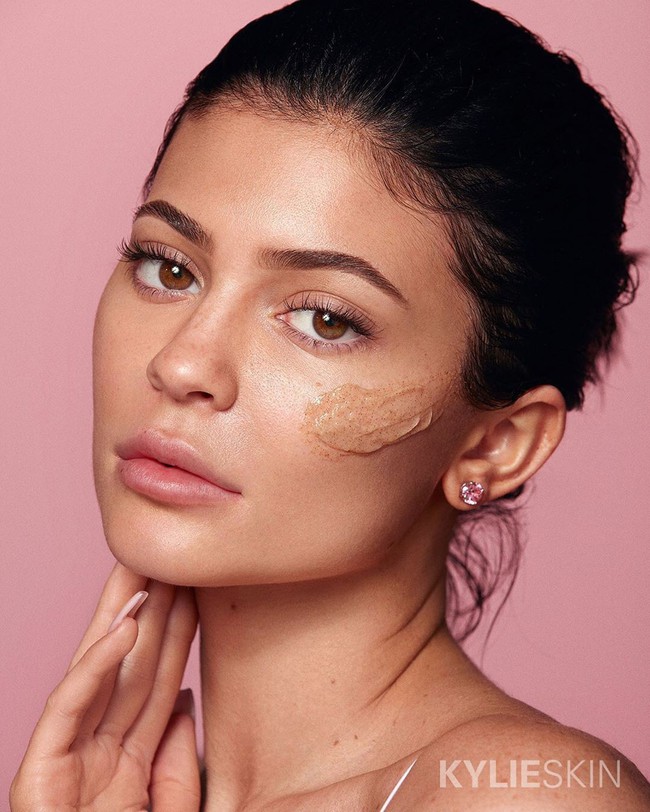 Chưa mở bán, sản phẩm tẩy da chết của Kylie Skin đã bị dân tình tẩy chay, bác sĩ cảnh báo có nguy cơ gây hỏng da - Ảnh 6.