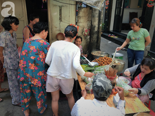 Quán ăn nhỏ hơn 40 năm tuổi góp phần làm nên văn hóa ẩm thực hẻm Sài Gòn: 7 ngày bán 7 món khác nhau, tuyệt hảo nhất chính là món chay - Ảnh 12.