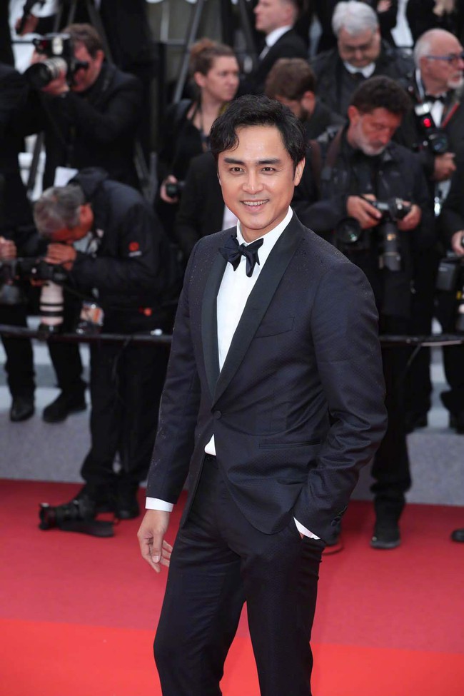 Thảm đỏ Cannes ngày thứ 5: Sao Hollywood đuối sức, dàn sao Hoa ngữ xúng xính váy áo khoe sắc, đáng chú ý nhất là người đàn ông này  - Ảnh 11.