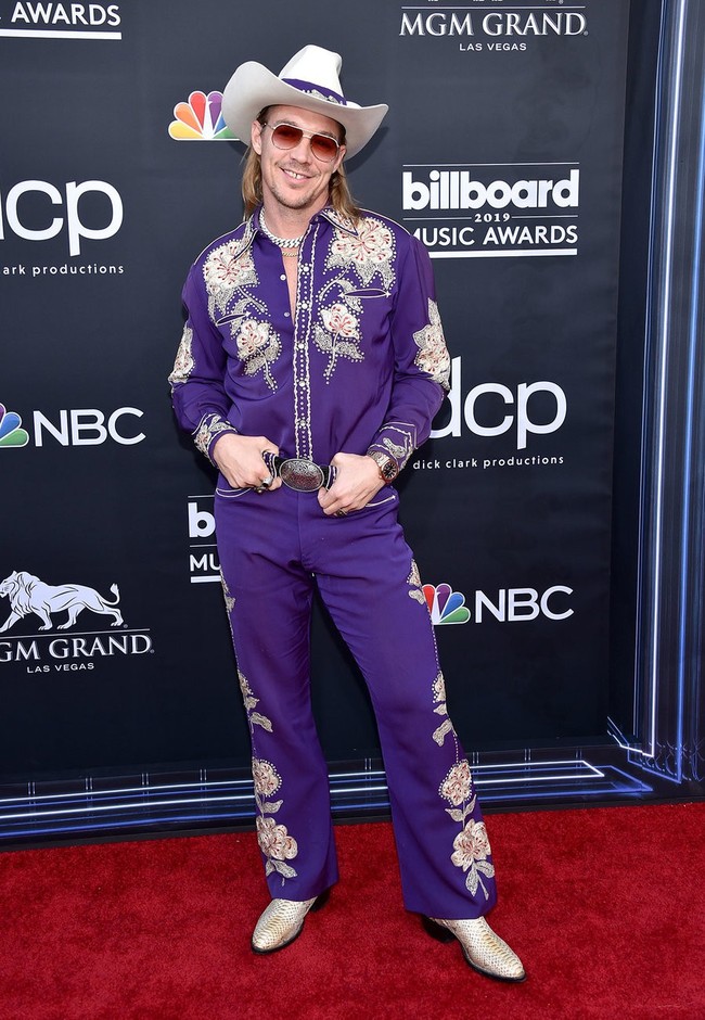 Thảm đỏ Billboard 2019: Rắn chúa Taylor Swift xứng danh nữ hoàng thảm đỏ, loạt sao vô danh làm lố khoe ngực, khoe thân - Ảnh 9. Thảm đỏ Billboard 2019: Rắn chúa Taylor Swift xứng danh nữ hoàng thảm đỏ, loạt sao vô danh làm lố khoe ngực, khoe thân - Ảnh 9.