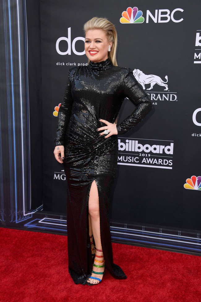 Thảm đỏ Billboard 2019: Rắn chúa Taylor Swift xứng danh nữ hoàng thảm đỏ, loạt sao vô danh làm lố khoe ngực, khoe thân - Ảnh 11. Thảm đỏ Billboard 2019: Rắn chúa Taylor Swift xứng danh nữ hoàng thảm đỏ, loạt sao vô danh làm lố khoe ngực, khoe thân - Ảnh 11.