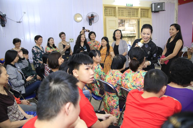 Khánh Ly xúc động khi nghe các em nhỏ khuyết tật hát nhạc Trịnh Công Sơn  - Ảnh 9.