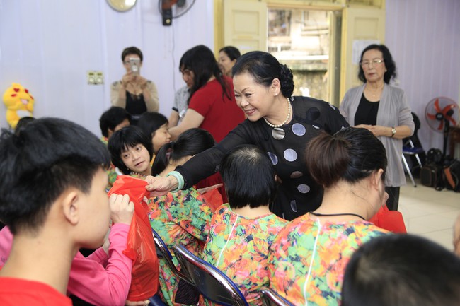 Khánh Ly xúc động khi nghe các em nhỏ khuyết tật hát nhạc Trịnh Công Sơn  - Ảnh 12.
