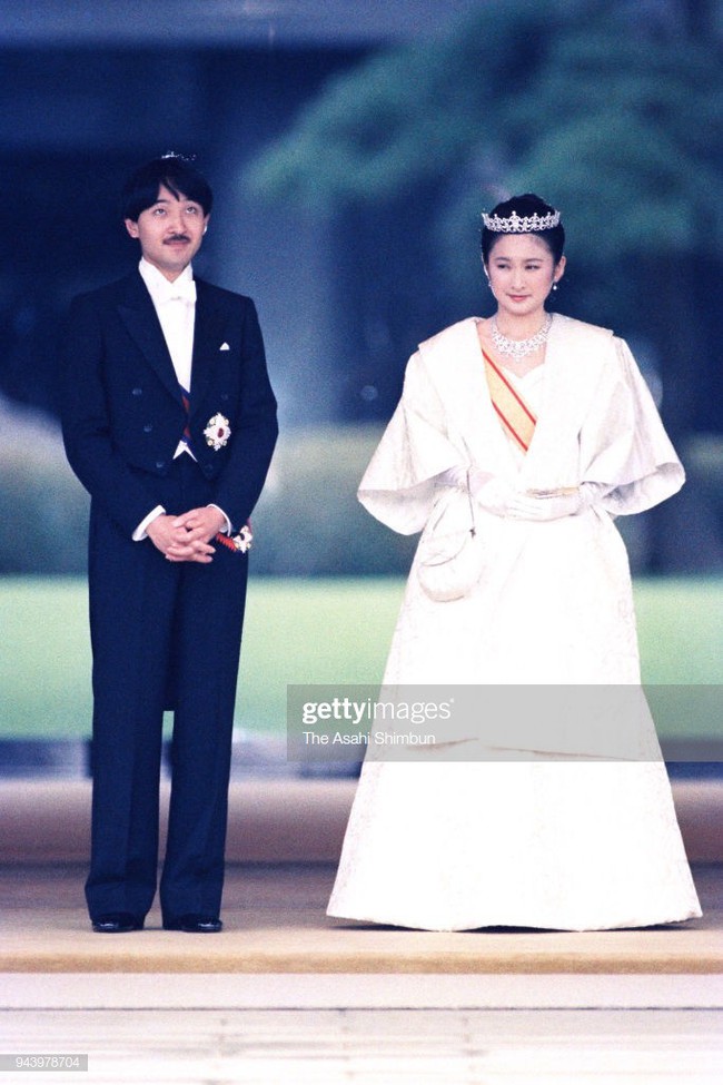 Thân vương Fumihito - vị Tân thái tử chuẩn mực và cuộc hôn nhân gây tranh cãi nhưng rốt cuộc lại hóa giải  khủng hoảng người kế vị của Hoàng gia Nhật - Ảnh 6.