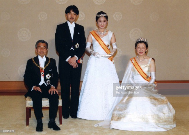 Thân vương Fumihito - vị Tân thái tử chuẩn mực và cuộc hôn nhân gây tranh cãi nhưng rốt cuộc lại hóa giải  khủng hoảng người kế vị của Hoàng gia Nhật - Ảnh 5.