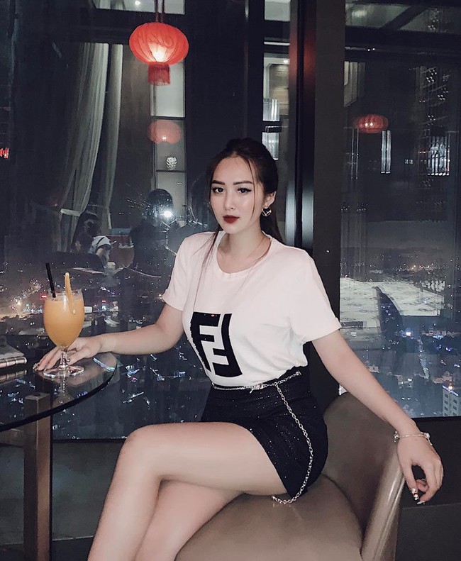 Cùng nhà nấm với chị họ Hương Tràm, hot girl Dư Hàng My chỉ cao 1m53 vẫn đốt mắt với body nuột nà, vòng 1 nóng bỏng - Ảnh 6.