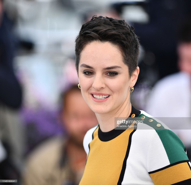 Hoa hậu đẹp nhất thế giới khoác cả chăn lông lên thảm đỏ Cannes 2019 vẫn bị Chương Tử Di ăn mặc kín đáo, đơn giản lấn át - Ảnh 24.