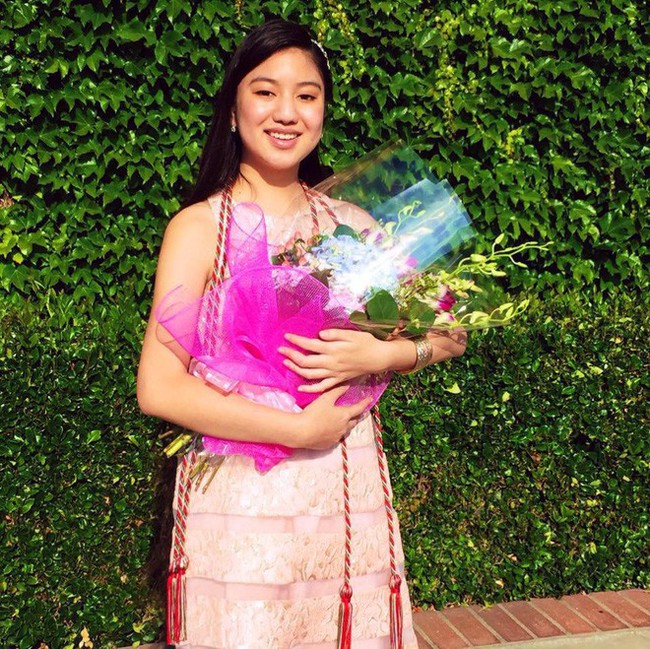 Chân dung nữ sinh gốc Việt gây bão truyền thông quốc tế: 14 tuổi tốt nghiệp trung học, 19 tuổi là dược sĩ trẻ nhất bang California, Mỹ - Ảnh 2.