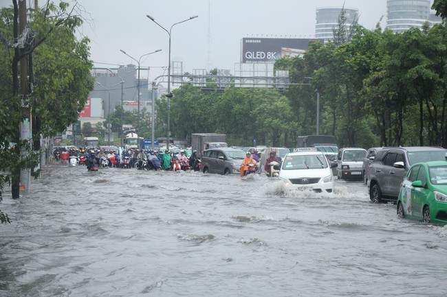 Tạm hết nắng nóng, Hà Nội và nhiều tỉnh sẽ có mưa giông trên diện rộng, TP.HCM mưa to trong 10 ngày tới - Ảnh 4.