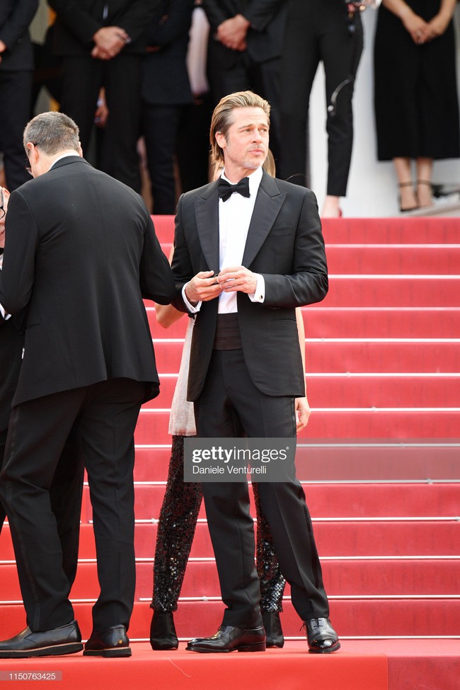 Brad Pitt và Leonardo trên thảm đỏ Cannes: Thời gian dẫu lấy đi cặp mỹ nam tuổi đôi mươi nhưng vẫn giữ lại cho ta hai gã lãng tử bậc nhất Hollywood - Ảnh 4.
