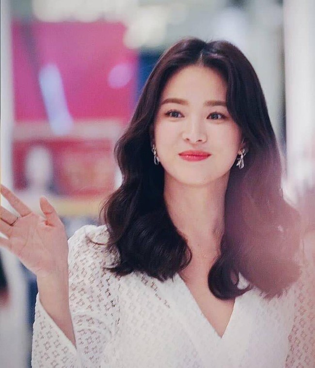 Khiến triệu người mê mẩn vì đẹp tựa nữ thần, nhan sắc ngoài đời của Song Hye Kyo trong mắt trẻ con ra sao? - Ảnh 7.