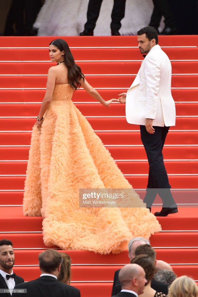 Thảm đỏ Cannes ngày thứ 8: Quý tử nhà David Beckham bảnh trai bên bạn gái xinh đẹp, tiên nữ Elle Fanning lại chiếm spotlight nhờ bộ váy quý tộc  - Ảnh 18.
