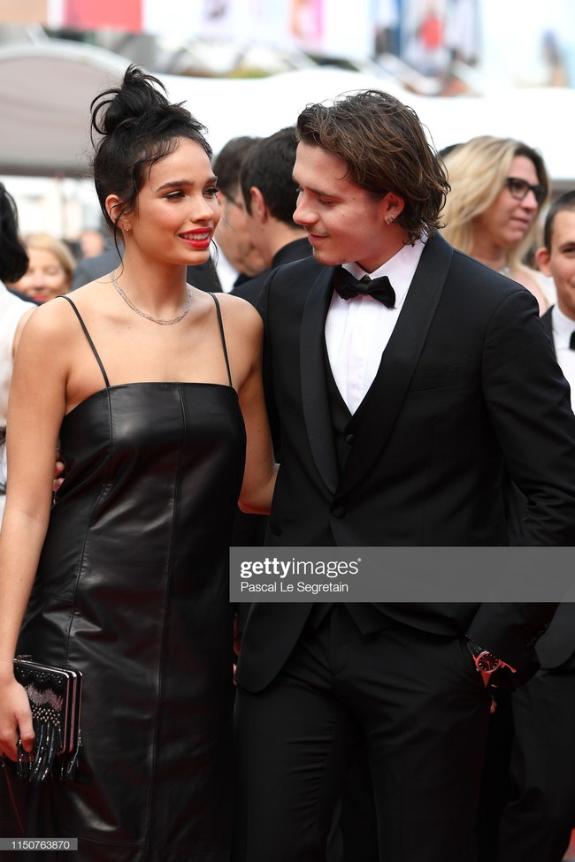 Thảm đỏ Cannes ngày thứ 8: Quý tử nhà David Beckham bảnh trai bên bạn gái xinh đẹp, tiên nữ Elle Fanning lại chiếm spotlight nhờ bộ váy quý tộc  - Ảnh 9.