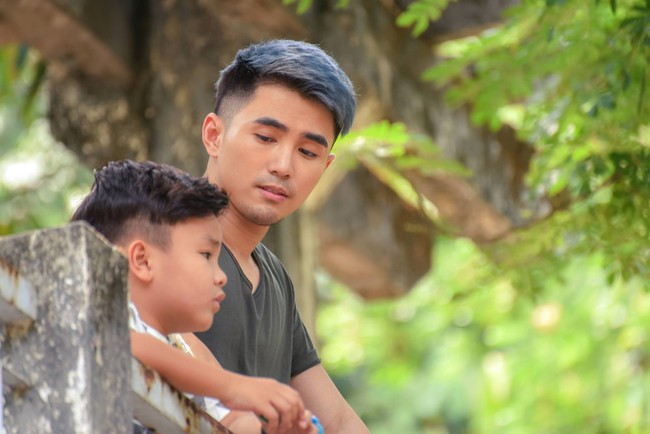 3 chàng trai vàng trong làng ăn ốc né vỏ trên phim Việt: Số 1 đang khiến dân tình phẫn nộ - Ảnh 8. 3 chàng trai vàng trong làng ăn ốc né vỏ trên phim Việt: Số 1 đang khiến dân tình phẫn nộ - Ảnh 8.