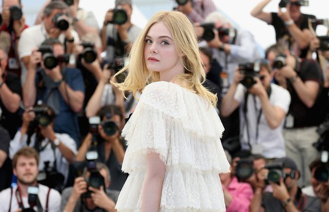 Giám khảo trẻ nhất lịch sử Cannes Elle Fanning: Đẹp vô thực, từ bóng của chị gái thành cô tiên nước Mỹ quyền lực - Ảnh 14.