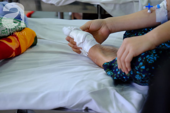 Thấy ra huyết âm đạo bất thường nhưng không đi khám ngay, người phụ nữ suy sụp khi phát hiện ung thư buồng trứng giai đoạn 3 - Ảnh 2. Thấy ra huyết âm đạo bất thường nhưng không đi khám ngay, người phụ nữ suy sụp khi phát hiện ung thư buồng trứng giai đoạn 3 - Ảnh 2.