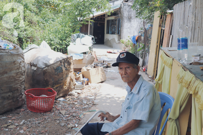 Chuyện tình sâu đậm của ông cụ 85 tuổi, hàng ngày đi lượm ve chai, bán vé dò nuôi vợ liệt giường - Ảnh 15.