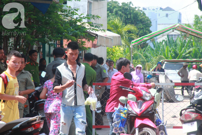 Cháu trai sát hại bà, mẹ và dì ruột ở TP.HCM: Thường xuyên ngáo đá, vác dao dọa giết hàng xóm và truy đuổi người nhà nhiều lần - Ảnh 5.