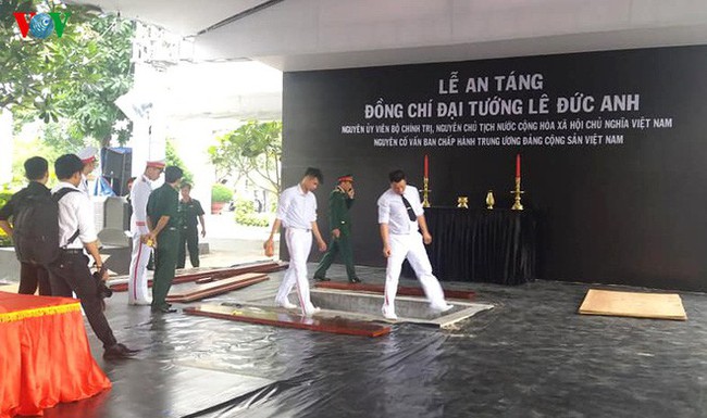 Lễ an táng cố Chủ tịch nước Lê Đức Anh ở TP Hồ Chí Minh - Ảnh 42.