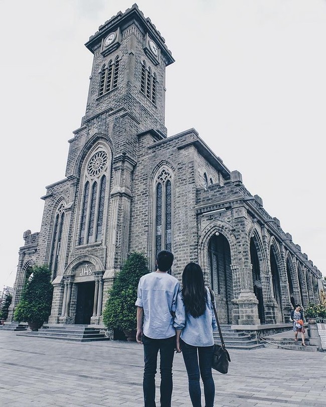 Instagram giới trẻ tràn ngập những bức ảnh chụp với nhà thờ Núi, ở ngay Nha Trang mà đẹp tuyệt chẳng kém trời Tây - Ảnh 11.