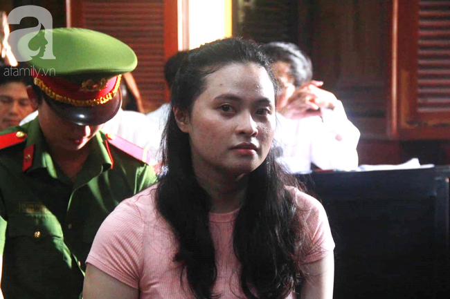Hot girl Ngọc Miu rơi nước mắt trong ngày hầu tòa cùng trùm ma túy Văn Kính Dương - Ảnh 3.