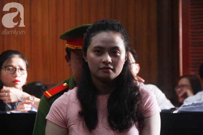 Hot girl Ngọc Miu rơi nước mắt trong ngày hầu tòa cùng trùm ma túy Văn Kính Dương - Ảnh 4.