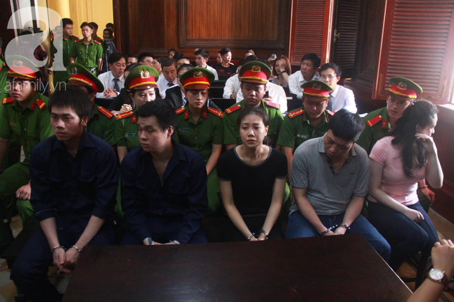 Hot girl Ngọc Miu rơi nước mắt trong ngày hầu tòa cùng trùm ma túy Văn Kính Dương - Ảnh 11.