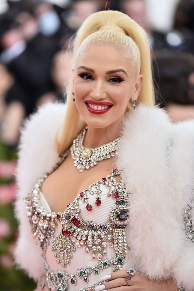 Những màn tô son điểm phấn ấn tượng nhất tại Met Gala 2019: Tất cả đều mãn nhãn như những tác phẩm nghệ thuật - Ảnh 11.