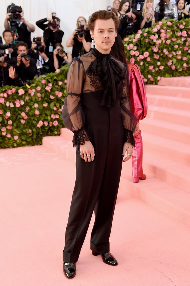 Loạt sao nam cũng chặt chém nhau không kém trên thảm đỏ Met Gala 2019, bất ngờ nhất là màn biến hình của 2 người này - Ảnh 1. Loạt sao nam cũng chặt chém nhau không kém trên thảm đỏ Met Gala 2019, bất ngờ nhất là màn biến hình của 2 người này - Ảnh 1.
