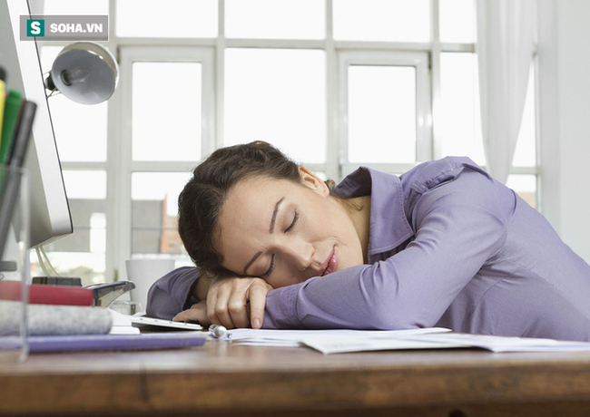 5 mối nguy hiểm sức khỏe khi ngủ trong tư thế này: Rất nhiều người sai mà không biết - Ảnh 1.