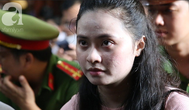 Hot girl Ngọc Miu khai trước tòa đã có con 3 tuổi với trùm ma túy Văn Kính Dương - Ảnh 2.