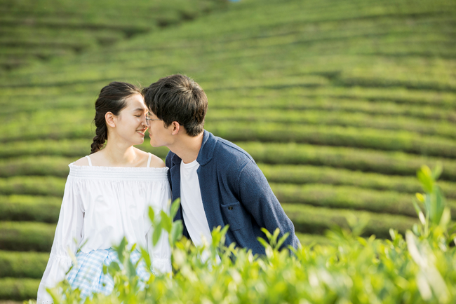 Phim thanh xuân gây sốt Cbiz bất ngờ tung cảnh giường chiếu với diễn viên nam da trắng mịn hơn con gái - Ảnh 9. Phim thanh xuân gây sốt Cbiz bất ngờ tung cảnh giường chiếu với diễn viên nam da trắng mịn hơn con gái - Ảnh 9.