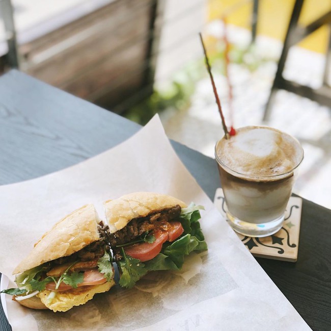 Bánh mì Phượng mở chi nhánh tại Hàn Quốc, cửa tiệm lung linh như Hội An thu nhỏ giữa lòng Seoul - Ảnh 14.