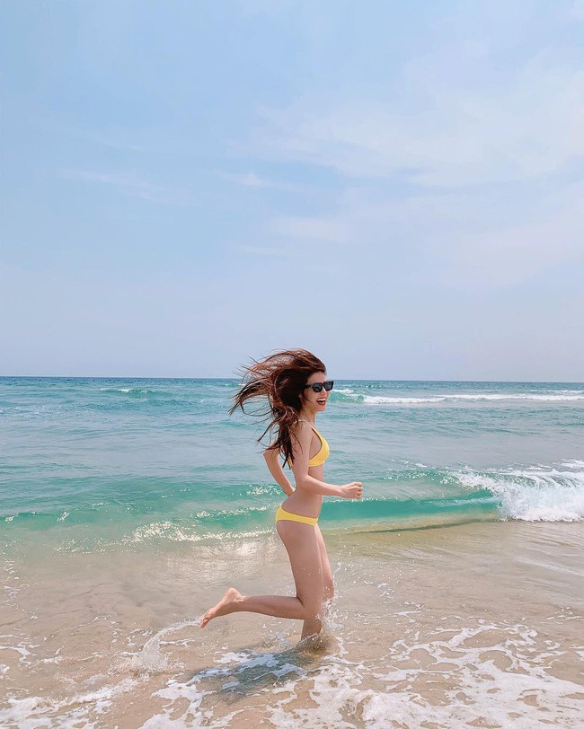 Học ngay 10 kiểu pose dáng này để dành đi biển, chắc chắn bạn sẽ có những tấm ảnh cực xịn - Ảnh 36.