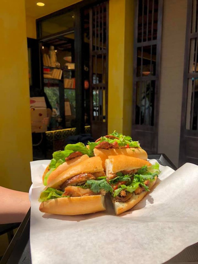 Bánh mì Phượng có mặt tại Hàn Quốc, người Việt xa xứ cũng không kìm được lòng phải đến tận nơi thử và không khỏi nức lòng vì điều này - Ảnh 3.