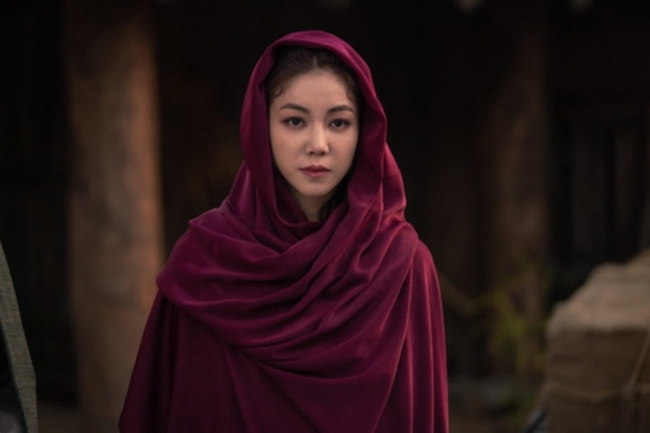 Mỹ nhân bị đồn là tình nhân của Song Joong Ki quyến rũ, xinh đẹp lấn át nữ chính trong phim mới - Ảnh 1.