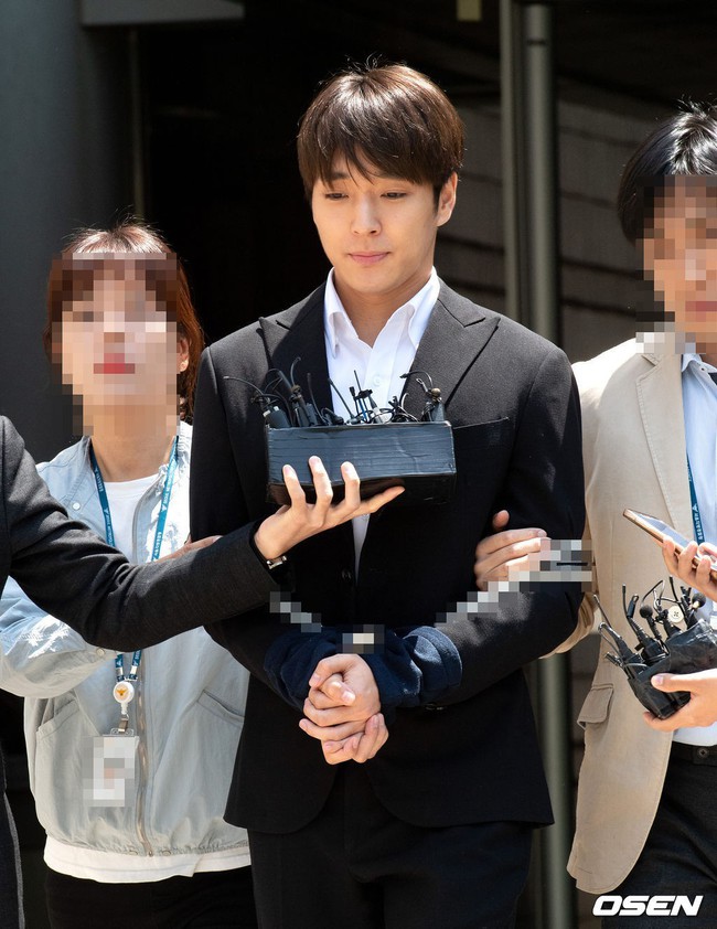 Anh trai Yuri (SNSD) và Choi Jong Hoon chính thức bị bắt, trói chặt bằng dây thừng vì cáo buộc hiếp dâm tập thể - Ảnh 3.