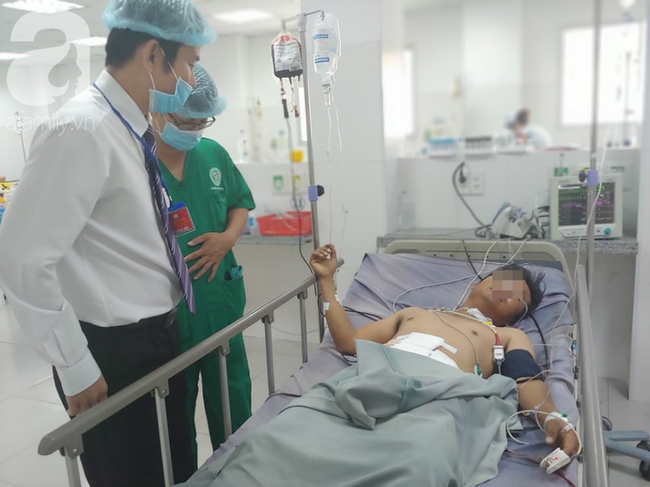 Bác sĩ Sài Gòn tức tốc xuống Đồng Nai nối ruột cứu người chồng bị vỡ đại tràng, suy thận cấp nguy kịch - Ảnh 4.