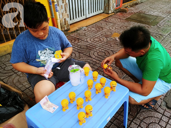 Hàng trăm người đổ xô bán Emoji theo trào lưu ở Sài Gòn, kiếm tiền triệu - Ảnh 6.