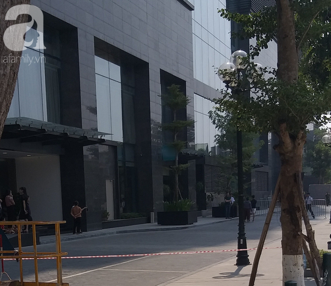Hà Nội: Một người tử vong bất thường dưới sân tòa nhà cao cấp  - Ảnh 2.