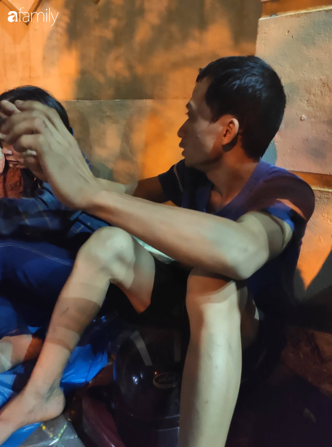 Anh trai nam tài xế xe ôm công nghệ nghi bị sát hại ở Hà Nội: &quot;Nhìn thấy em tôi rụng rời chân tay, em nằm úp đầu vẫn còn đội mũ&quot;  - Ảnh 3.