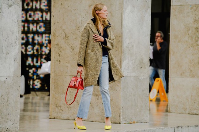 Ngắm street style tại Tuần lễ thời trang Paris, nàng công sở cũng rút ra được vô số tips mix đồ cho mùa mới  - Ảnh 2.