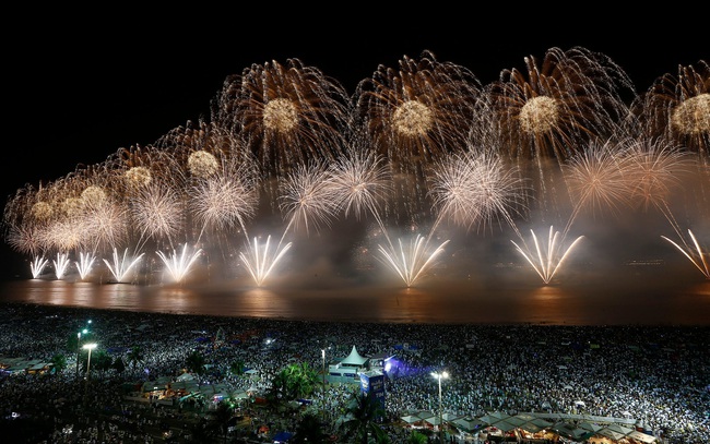 Đằng sau bài hát &quot;Happy New Year&quot; được bật lên trong khoảnh khắc giao thừa là câu chuyện đau buồn và đầy suy tư mà nhiều người không biết - Ảnh 5.