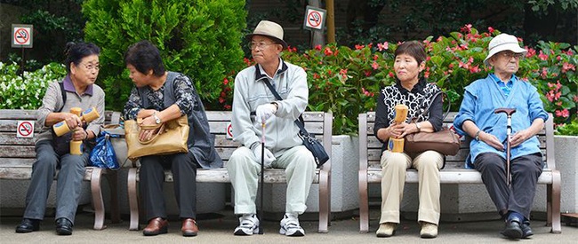 Khủng hoảng cô đơn ở tuổi xế chiều khiến người già Trung Quốc phải tìm bạn tình ở công viên, cuối cùng đối mặt với nguy cơ nhiễm bệnh HIV - Ảnh 5.