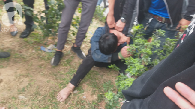 Hà Nội: Nam thanh niên quỳ lạy khi bị tóm vì trộm xe máy xong đi ngược chiều - Ảnh 9.