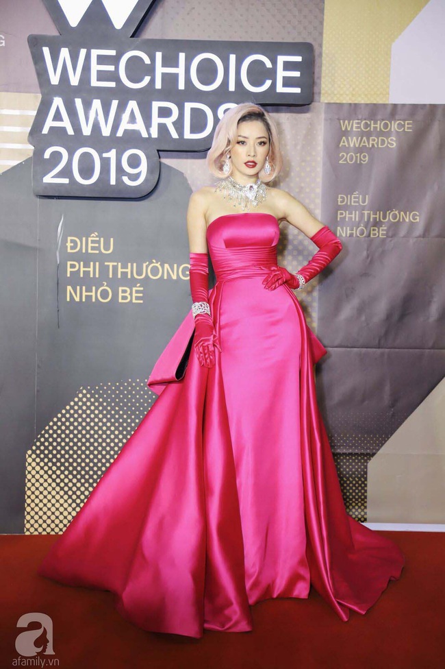 Thảm đỏ WeChoice Awards 2019 khủng nhất đầu năm của Vbiz: Nhật Kim Anh như một nữ hoàng, Hoa hậu Hương Giang gây sốc với thân hình gầy gò - Ảnh 9.